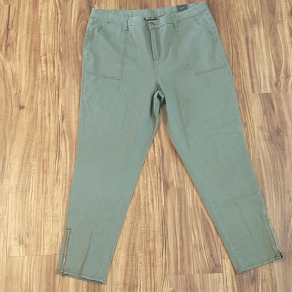 Lane Bryant Women's size 20 leggings